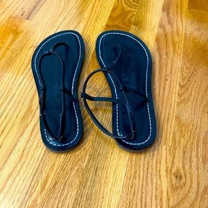 Bernardo Lilly Thong Sandal